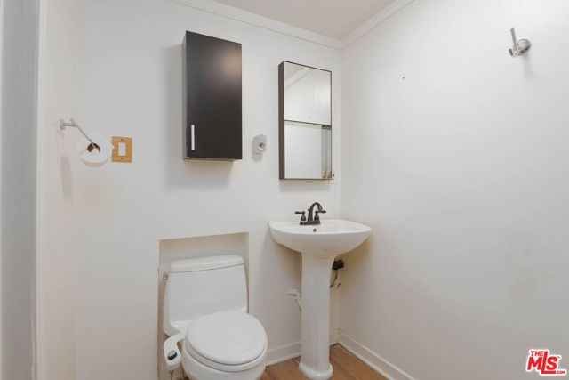 2015 Rosilla Place, Los Angeles, CA 90046