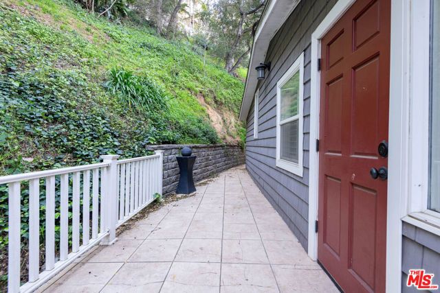 2015 Rosilla Place, Los Angeles, CA 90046