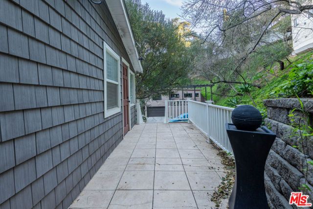 2015 Rosilla Place, Los Angeles, CA 90046