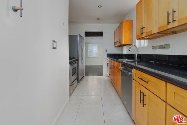 2015 Rosilla Place, Los Angeles, CA 90046