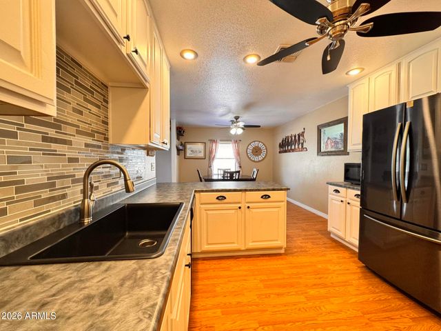 11202 W WINSLOW Avenue, Tolleson, AZ 85353