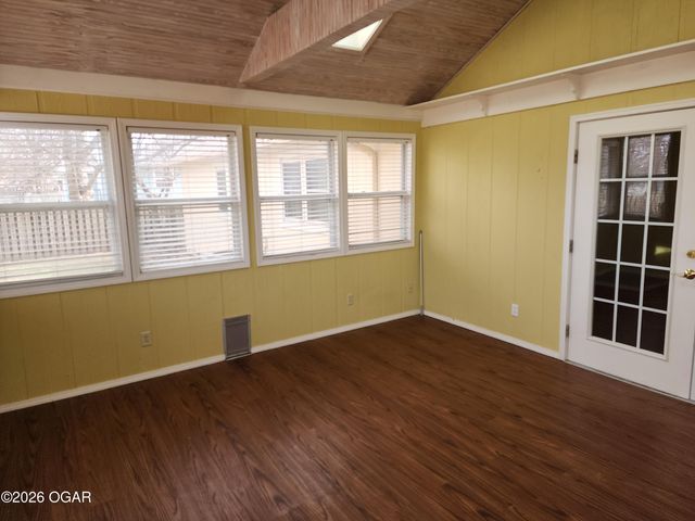 2701 W 24th Street, Joplin, MO 64804