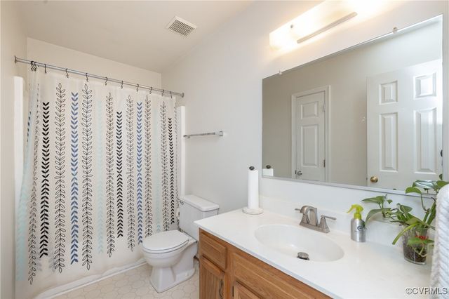 10237 Berrymeade Ct, Glen Allen, VA 23060
