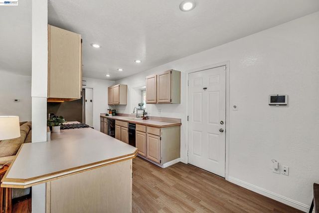 27029 Jennings Way, Hayward, CA 94544