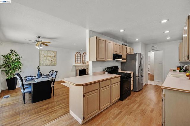 27029 Jennings Way, Hayward, CA 94544