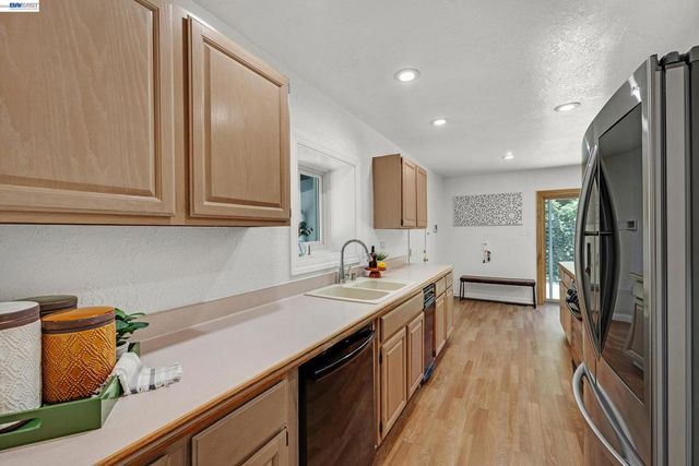 27029 Jennings Way, Hayward, CA 94544