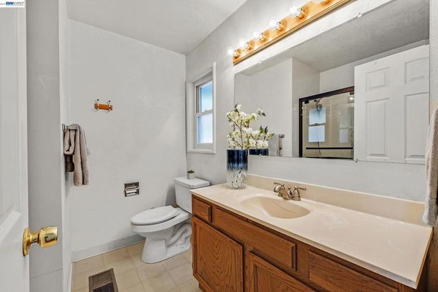 27029 Jennings Way, Hayward, CA 94544