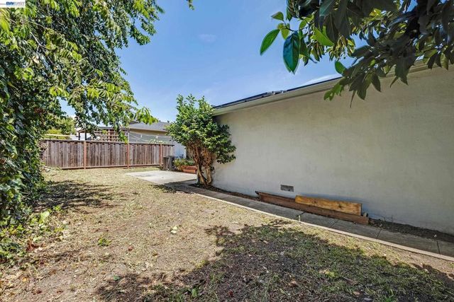27029 Jennings Way, Hayward, CA 94544