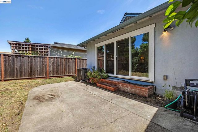 27029 Jennings Way, Hayward, CA 94544