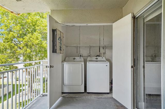 18840 NW 57th Avenue 306, Hialeah, FL 33015