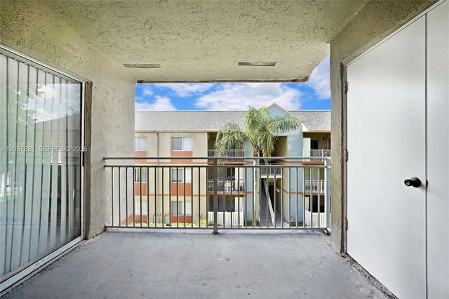 18840 NW 57th Avenue 306, Hialeah, FL 33015