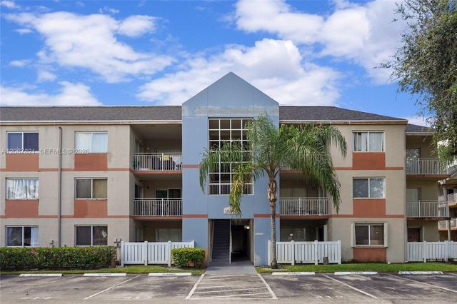 18840 NW 57th Avenue 306, Hialeah, FL 33015