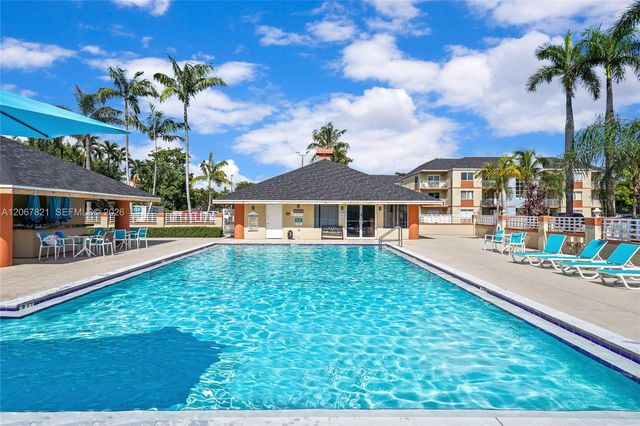 18840 NW 57th Avenue 306, Hialeah, FL 33015