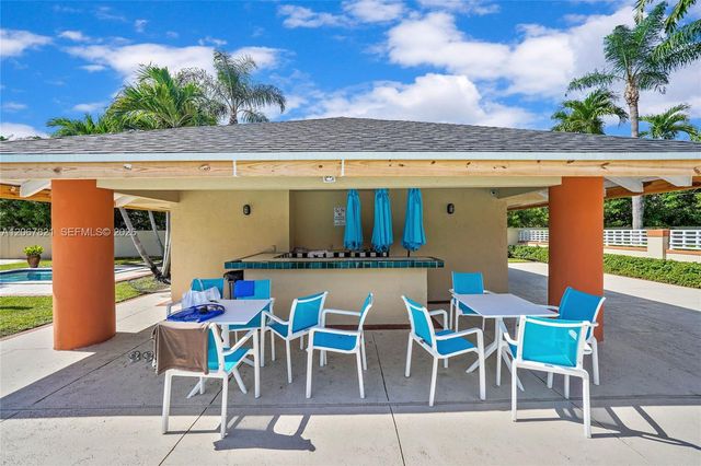18840 NW 57th Avenue 306, Hialeah, FL 33015