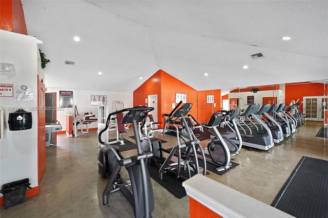 18840 NW 57th Avenue 306, Hialeah, FL 33015