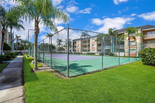 18840 NW 57th Avenue 306, Hialeah, FL 33015