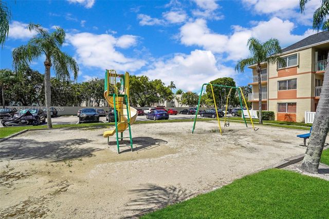 18840 NW 57th Avenue 306, Hialeah, FL 33015