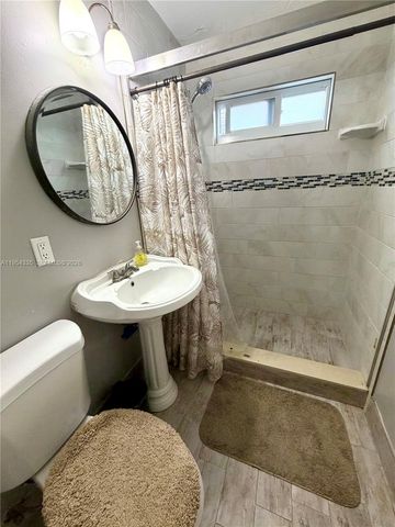 952 Churchill Rd, West Palm Beach, FL 33405