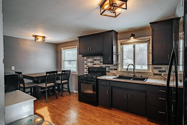 1127 CARDINAL LANE, Howard, WI 54313