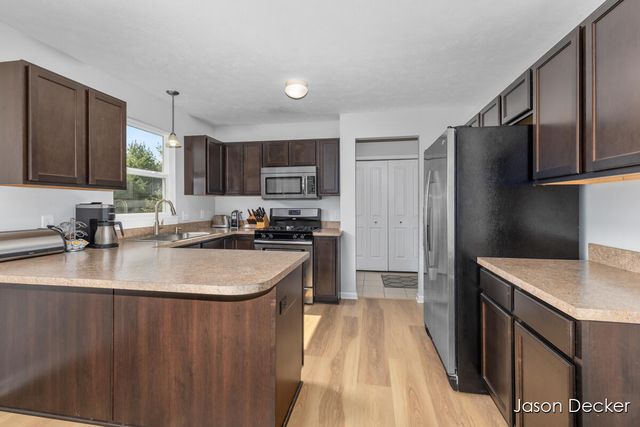 518 Orchard Drive, Rockford, MI 49341