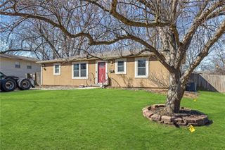 104 SW Alderson Place, Lee's Summit, MO 64063