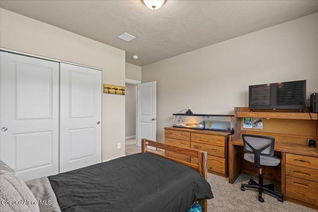 1974 KELSO LAKE RD, Athol, ID 83801