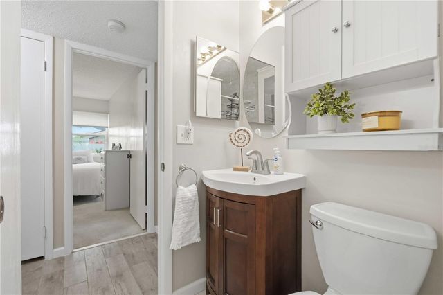 3259 BENEVA ROAD 101, Sarasota, FL 34232