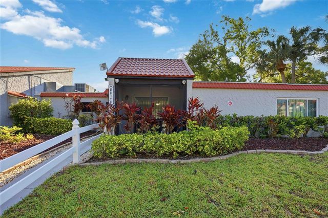 3259 BENEVA ROAD 101, Sarasota, FL 34232