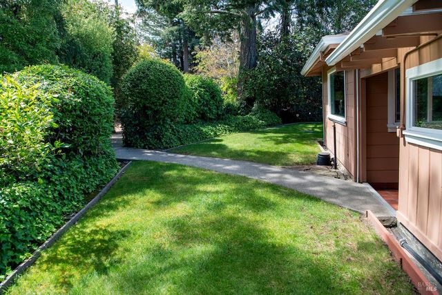 7949 Tocchini St, Sebastopol, CA 95472