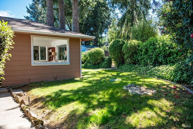 7949 Tocchini St, Sebastopol, CA 95472