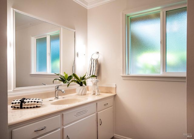 7949 Tocchini St, Sebastopol, CA 95472