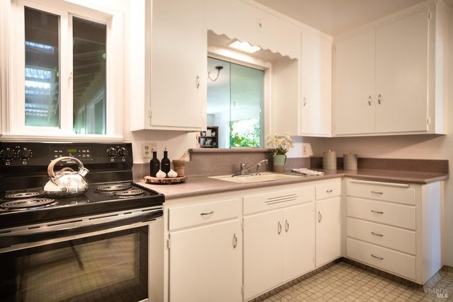 7949 Tocchini St, Sebastopol, CA 95472