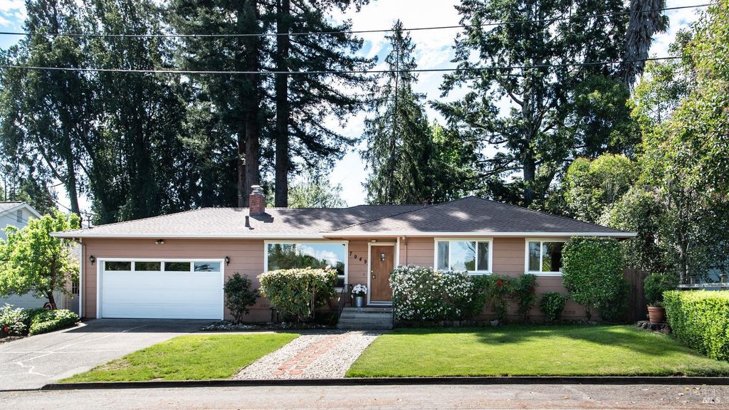 7949 Tocchini St, Sebastopol, CA 95472