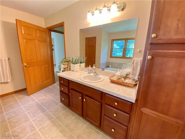 52814 NEW LONDON EASTERN Road, New London, OH 44851