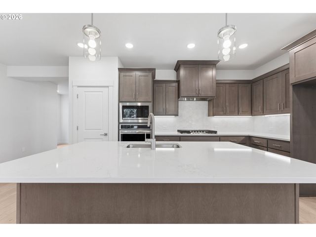 869 Butte Dr, Forest Grove, OR 97116