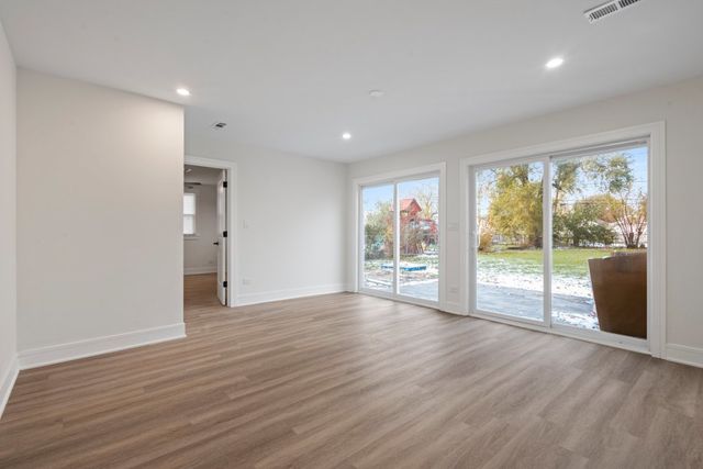 8330 45th Street, Lyons, IL 60534