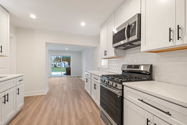 8330 45th Street, Lyons, IL 60534