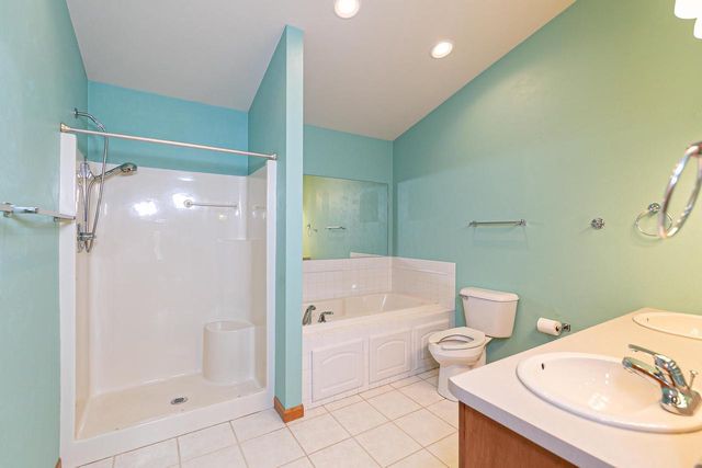 5545 W BROOKVIEW DRIVE, Appleton, WI 54913