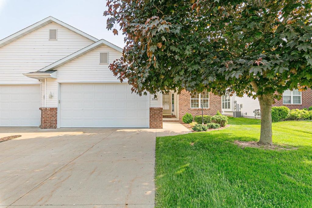 5545 W BROOKVIEW DRIVE, Appleton, WI 54913
