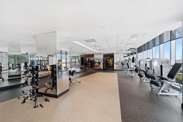 900 Biscayne Blvd 4205, Miami, FL 33132