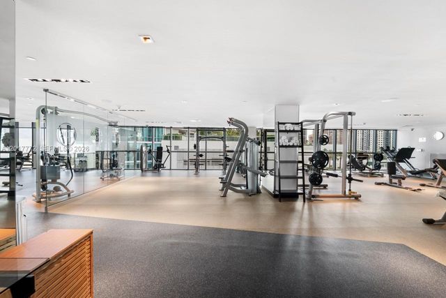 900 Biscayne Blvd 4205, Miami, FL 33132