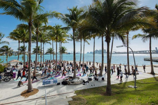 900 Biscayne Blvd 4205, Miami, FL 33132