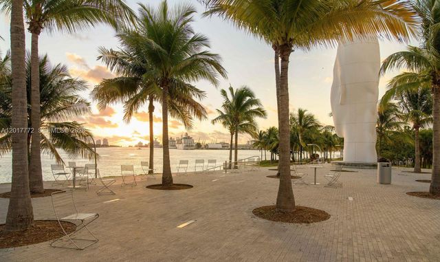 900 Biscayne Blvd 4205, Miami, FL 33132