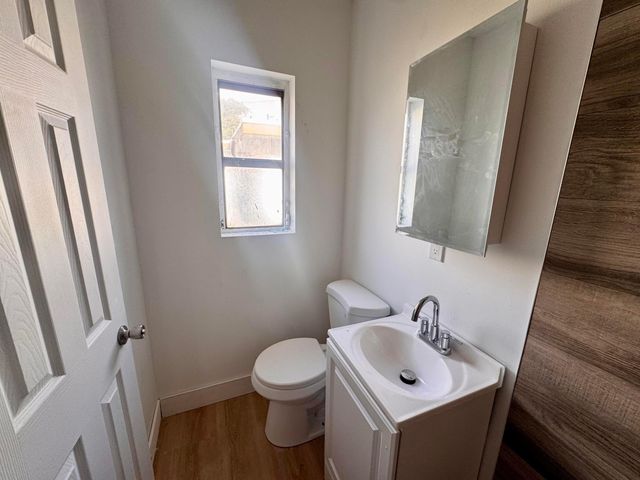 2513 Avenue E, Riviera Beach, FL 33404