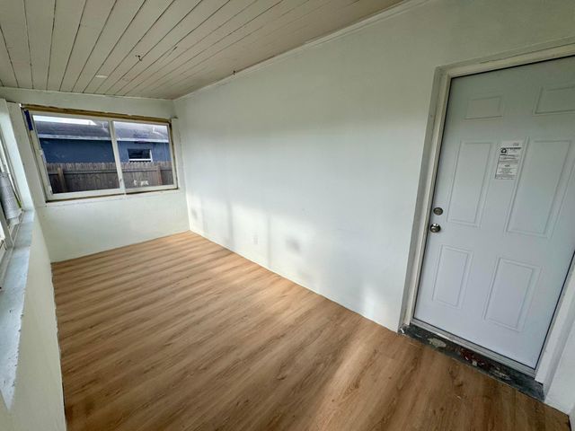 2513 Avenue E, Riviera Beach, FL 33404