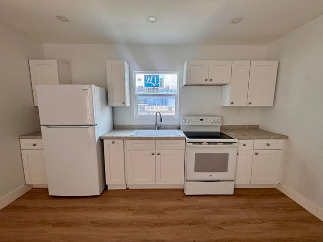 2513 Avenue E, Riviera Beach, FL 33404