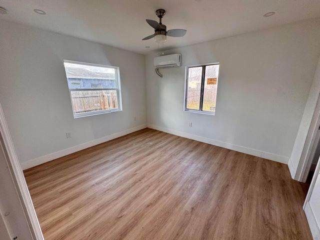 2513 Avenue E, Riviera Beach, FL 33404