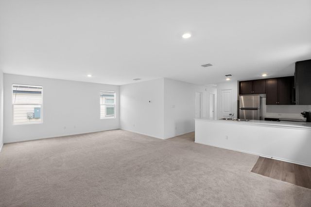 604 Marty Allen LOOP, Jarrell, TX 76537