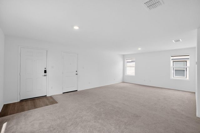 604 Marty Allen LOOP, Jarrell, TX 76537