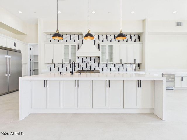 18024 W MONTEBELLO Avenue, Litchfield Park, AZ 85340